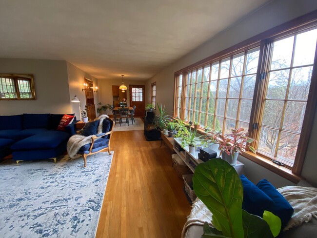 Building Photo - 50 Castle Heights
