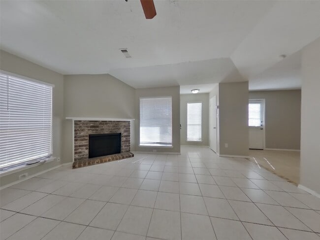 Foto del edificio - 6922 Clee Ln