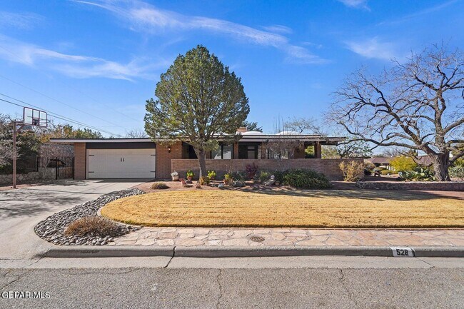 Foto del edificio - 528 Stonebluff Rd