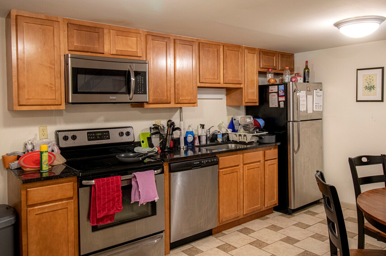 37 y 18 - 37 East 18th