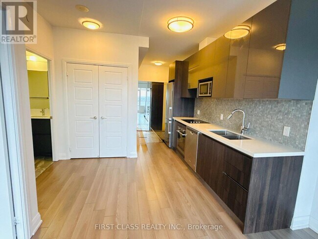 Building Photo - 15 Water Walk Dr