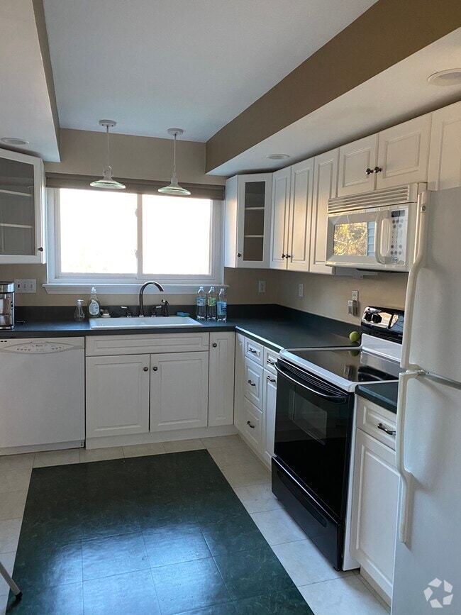 Apartments For Rent in East Hartford CT with Utilities Included 378