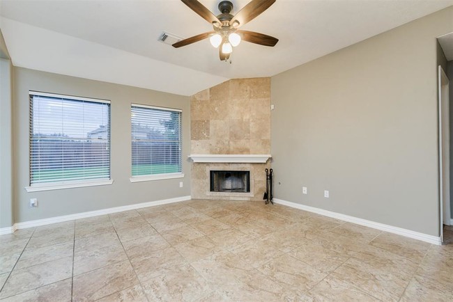 Building Photo - 20431 Fairfield Park Way