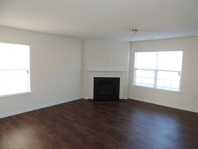Building Photo - New, 4 bedroom home in the Hallstead commu...