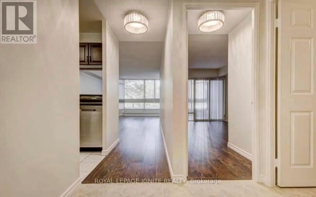 Photo du bâtiment - 3231 Eglinton Ave E