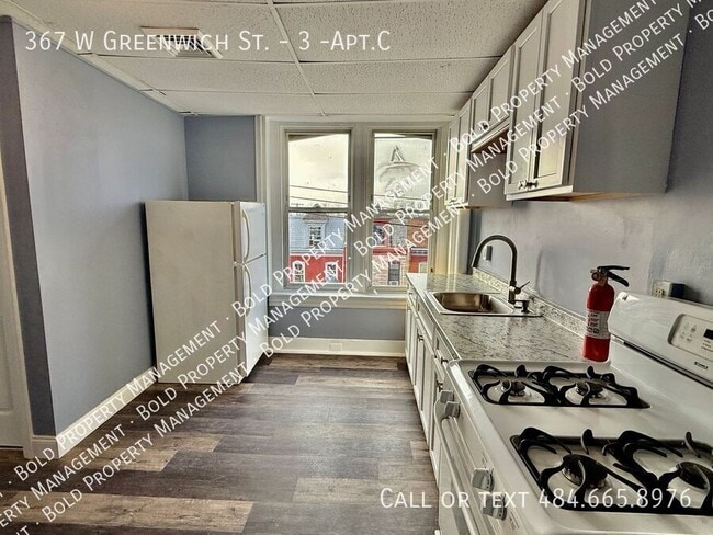 Foto del edificio - 367 W Greenwich St