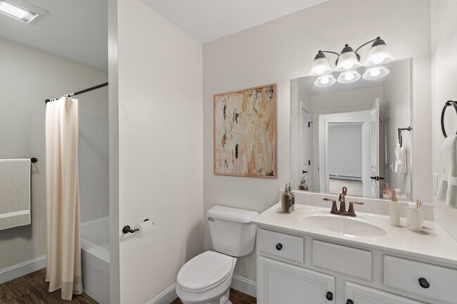 Foto del edificio - Apartments at Blue Spruce Farm