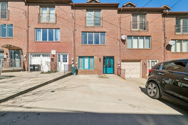 Building Photo - 3379 Frederick St