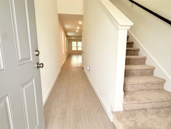 Building Photo - 24657 Monarch Forest Dr