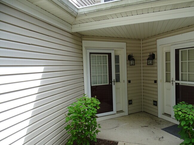 Building Photo - 142 Polaris Drive