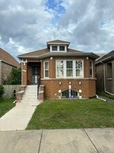 Building Photo - 9831 S Calumet Ave