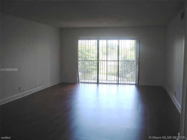 Building Photo - 2 br, 2 bath  - 302 Lakeview Dr Apt 203