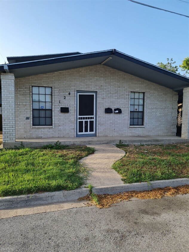 Primary Photo - 2 br, 1 bath Triplex - 124 W 14th St TRIPLEX