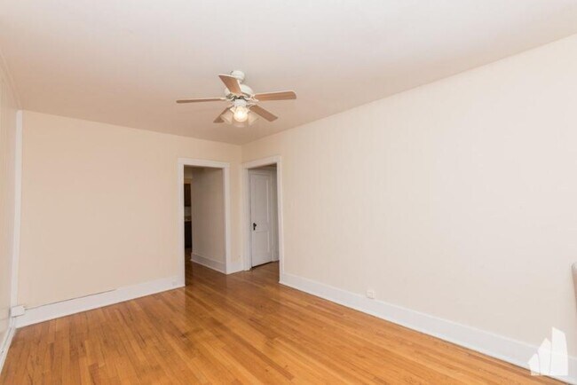 Foto del edificio - 1 bedroom in Chicago IL 60657