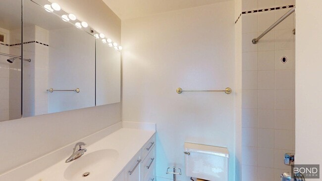 Foto del edificio - 247 W 87th St
