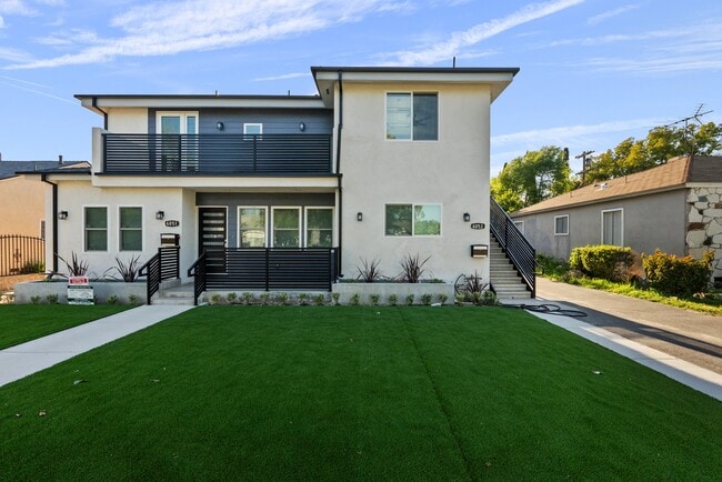 Building Photo - 6051 Teesdale Ave