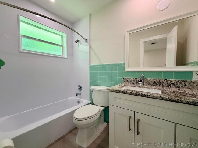 Building Photo - 2020 NE 56th Ct