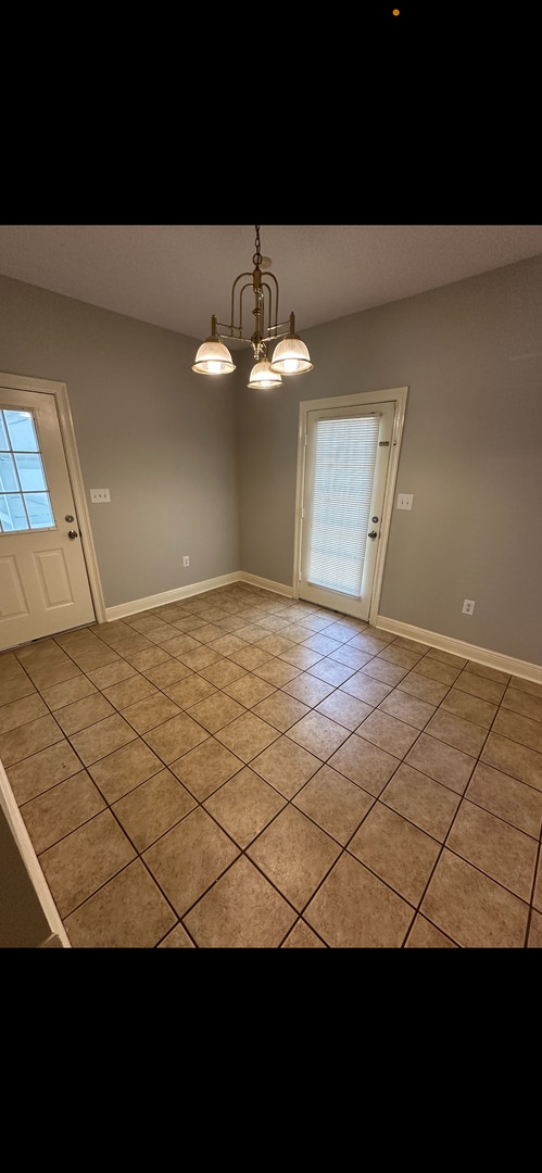 Building Photo - For Rent