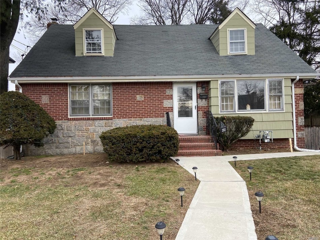 193 Dean St, Valley Stream, NY 11580 House Rental in Valley Stream