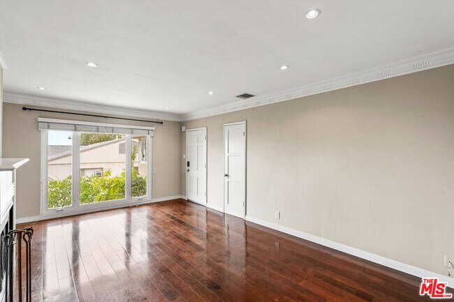 Building Photo - 1342 N Crescent Heights Blvd