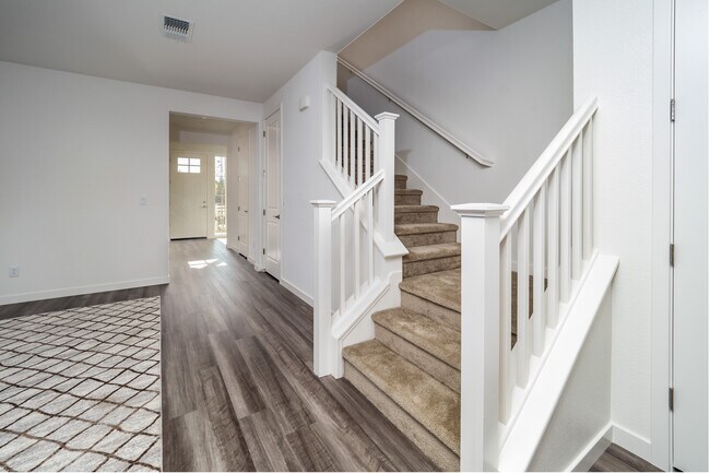 Foto del edificio - 9037 Summit Ln