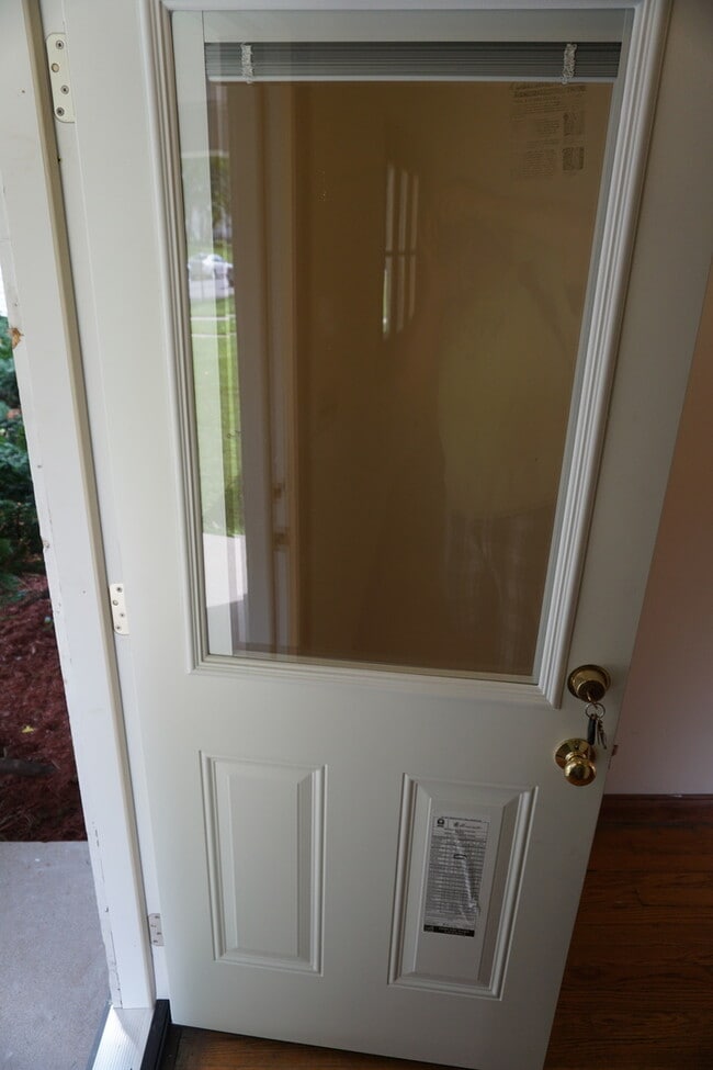 Foto del edificio - 4 bedroom 1 1/2 bath single family house with yard.