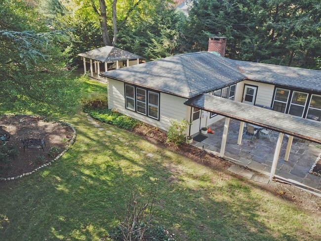 Building Photo - 82 Winsor Pl