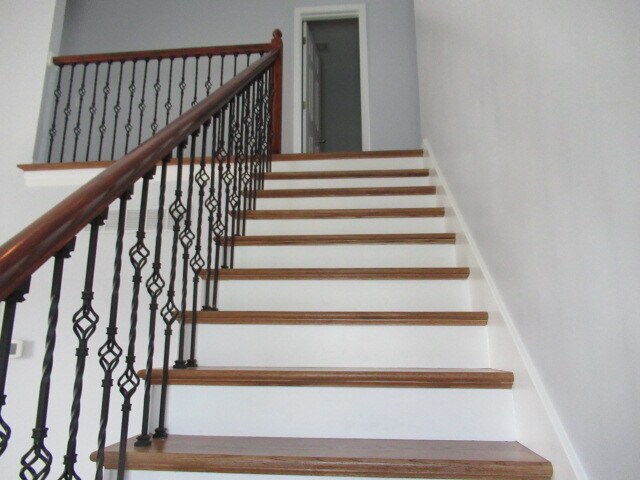 hardwood floors - 15204 Glenwood Ave