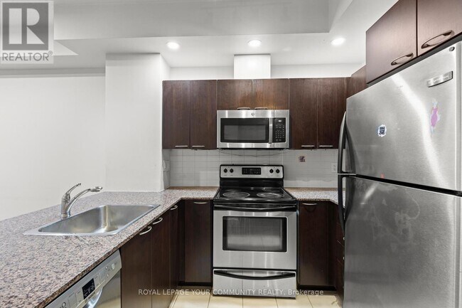 Photo du bâtiment - 385 Prince of Wales Dr