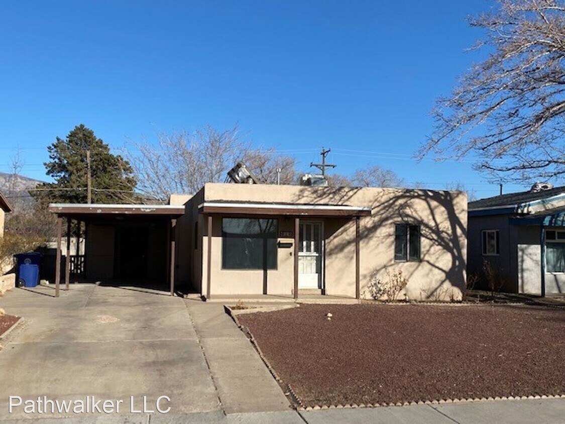Foto principal - 3 br, 2 bath House - 612 Dallas St. NE
