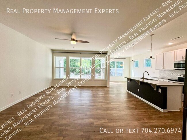 Building Photo - Charming 3 Bed 2 Bath Home with No Electri...