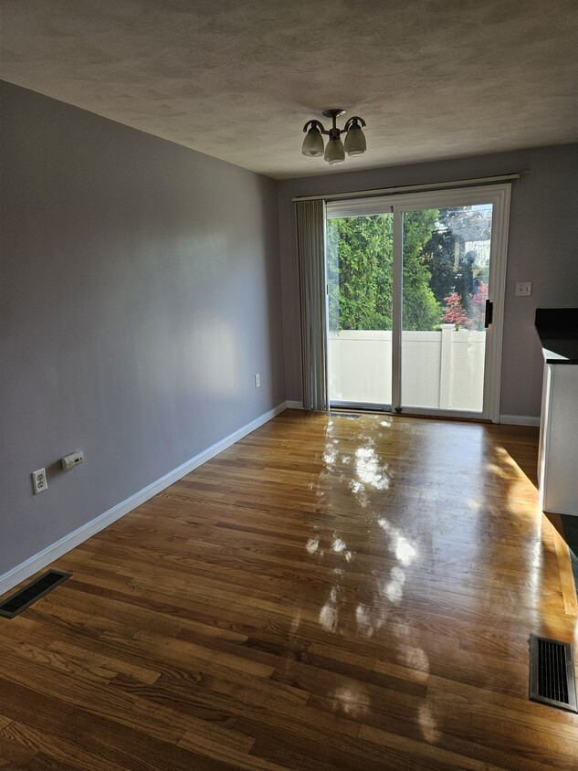 Dining Room - 197 High St