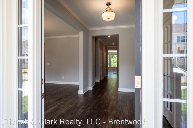 Foto del edificio - 4 br, 3.5 bath House - 4018 Foxglove Farm Dr.