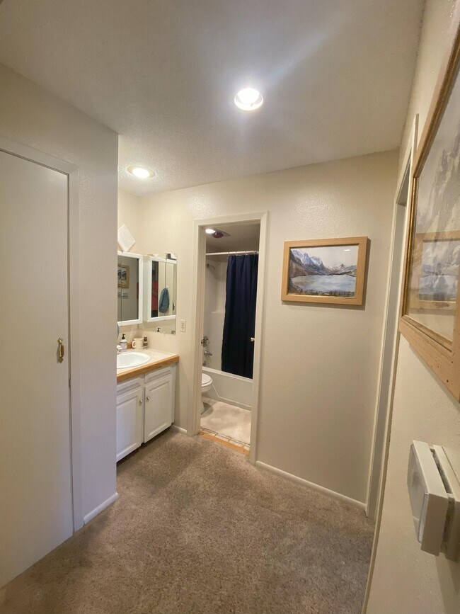Building Photo - 168 High Country Dr