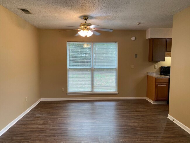 Foto del edificio - 124 Westscott Dr