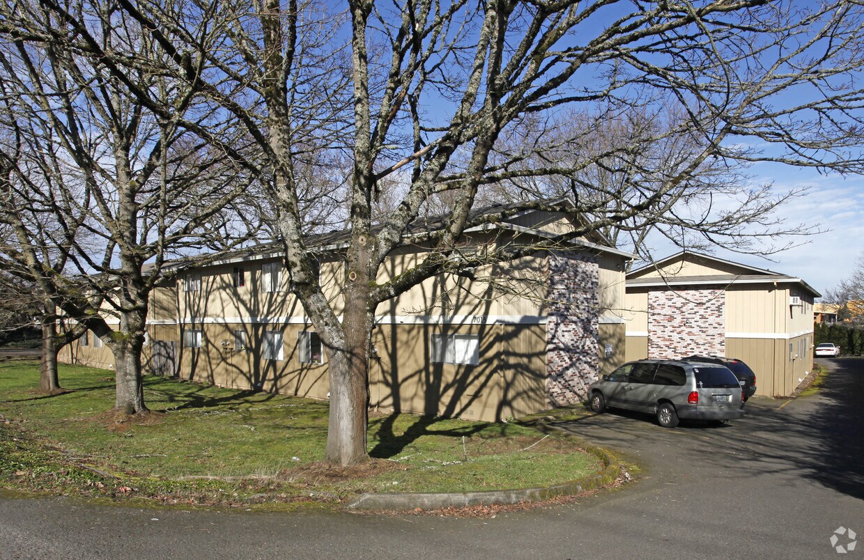 Primary Photo - Pheasant Court Apartments