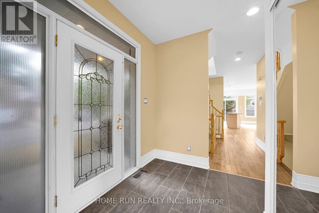 Building Photo - 310 Parkin Cir