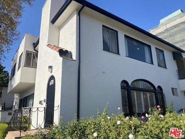 Foto del edificio - 159 S Elm Dr