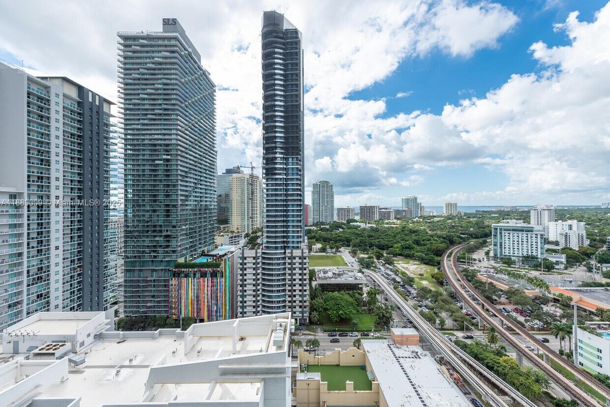 Foto principal - 79 SW 12th St