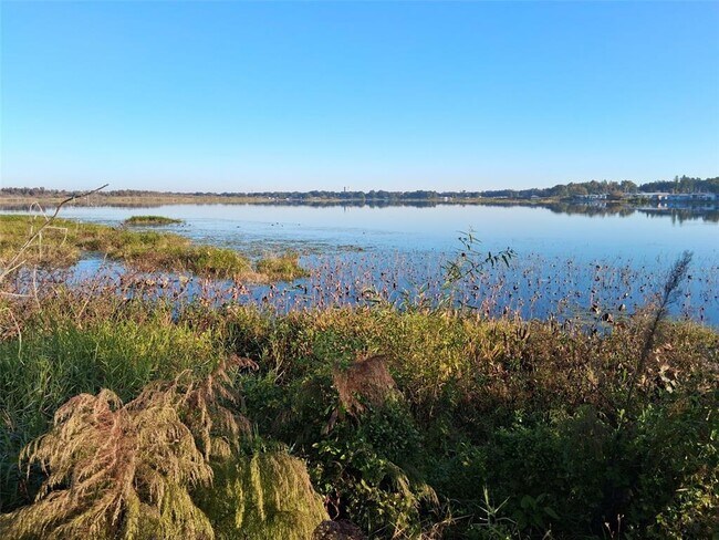 Foto del edificio - 1836 N Crystal Lake Dr