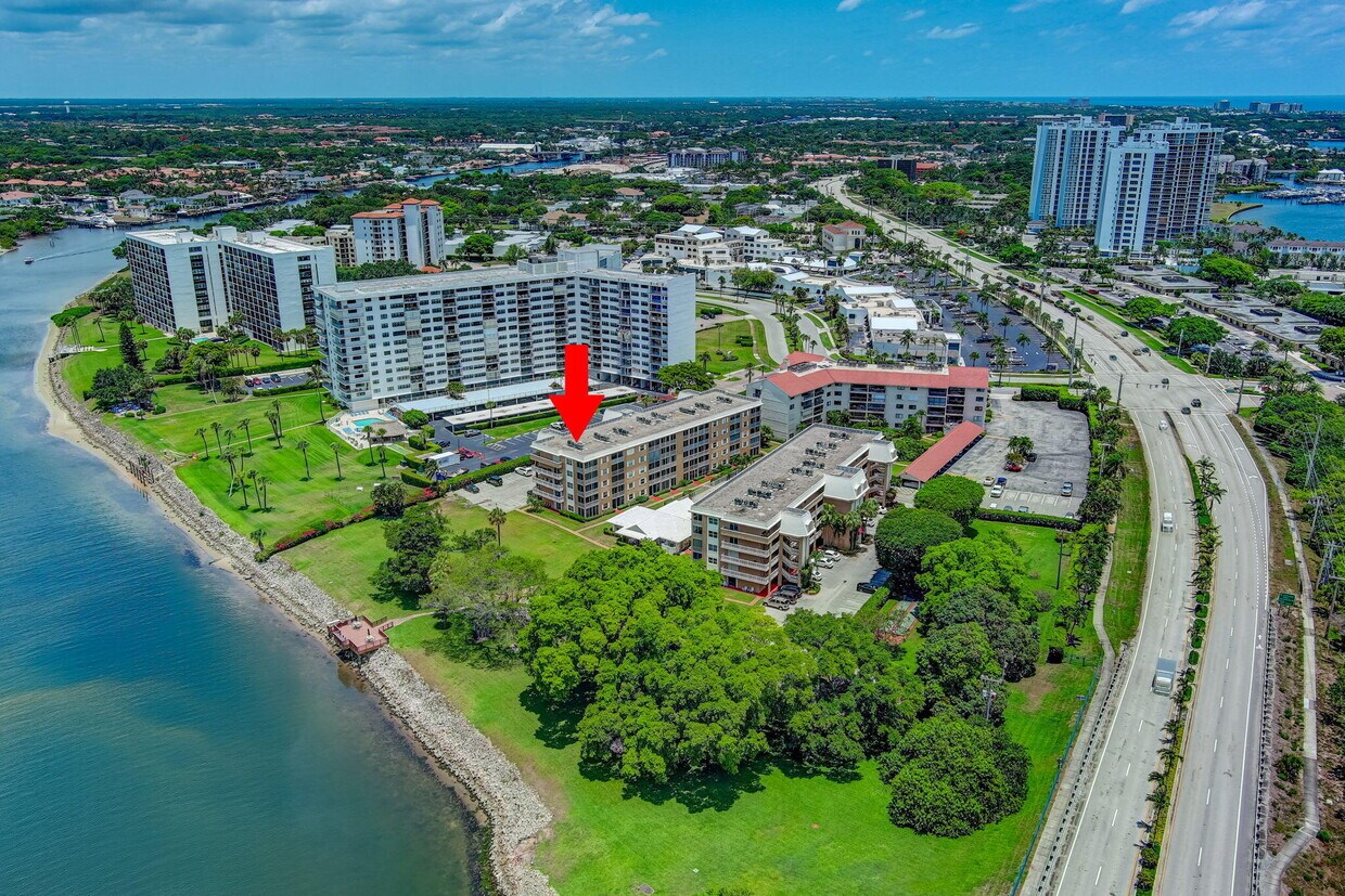 Foto principal - 308 Golfview Rd