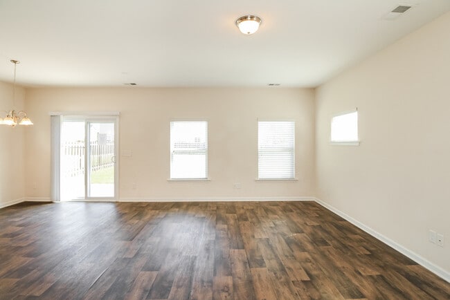 Building Photo - Luxurious Home Near USC, Fort Jackson, and...