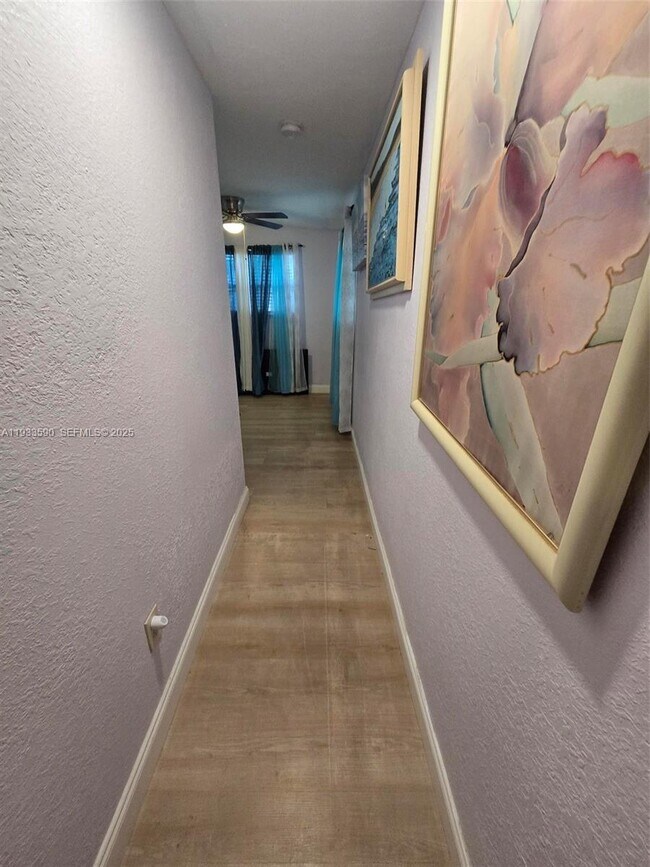 Foto del edificio - 6280 SW 18th St