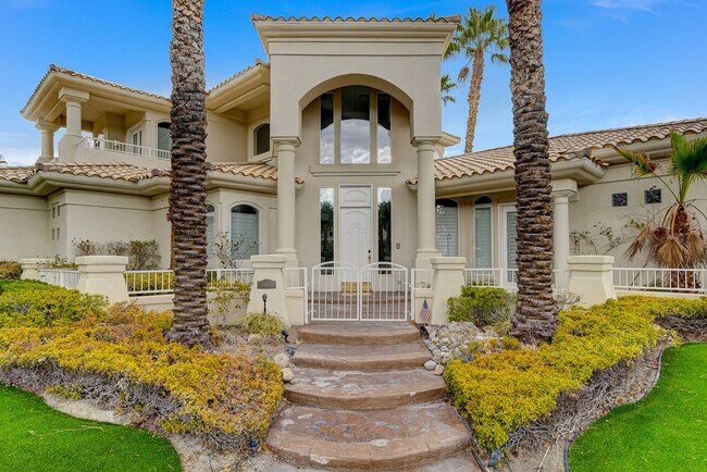 Building Photo - 4 BEDROOM UPGRADED HOME LOCATED IN GUARD G...