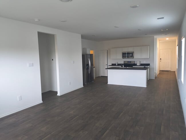 Building Photo - Room in House on Arnold Lp