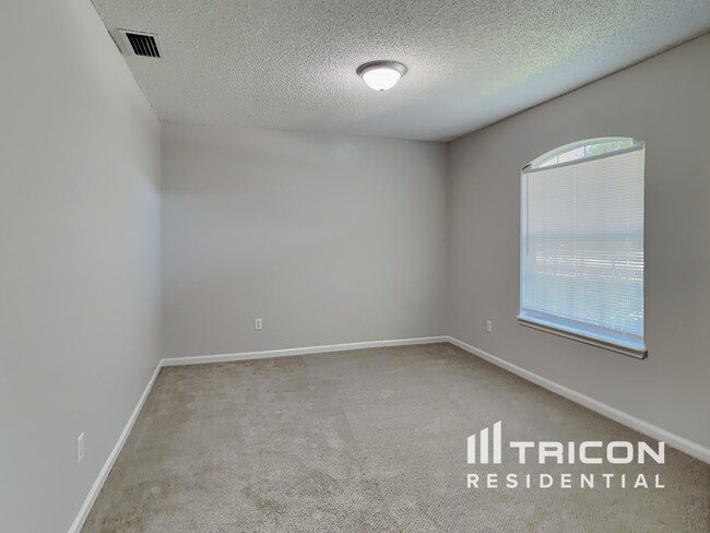 Foto del edificio - 3705 Woodbriar Dr