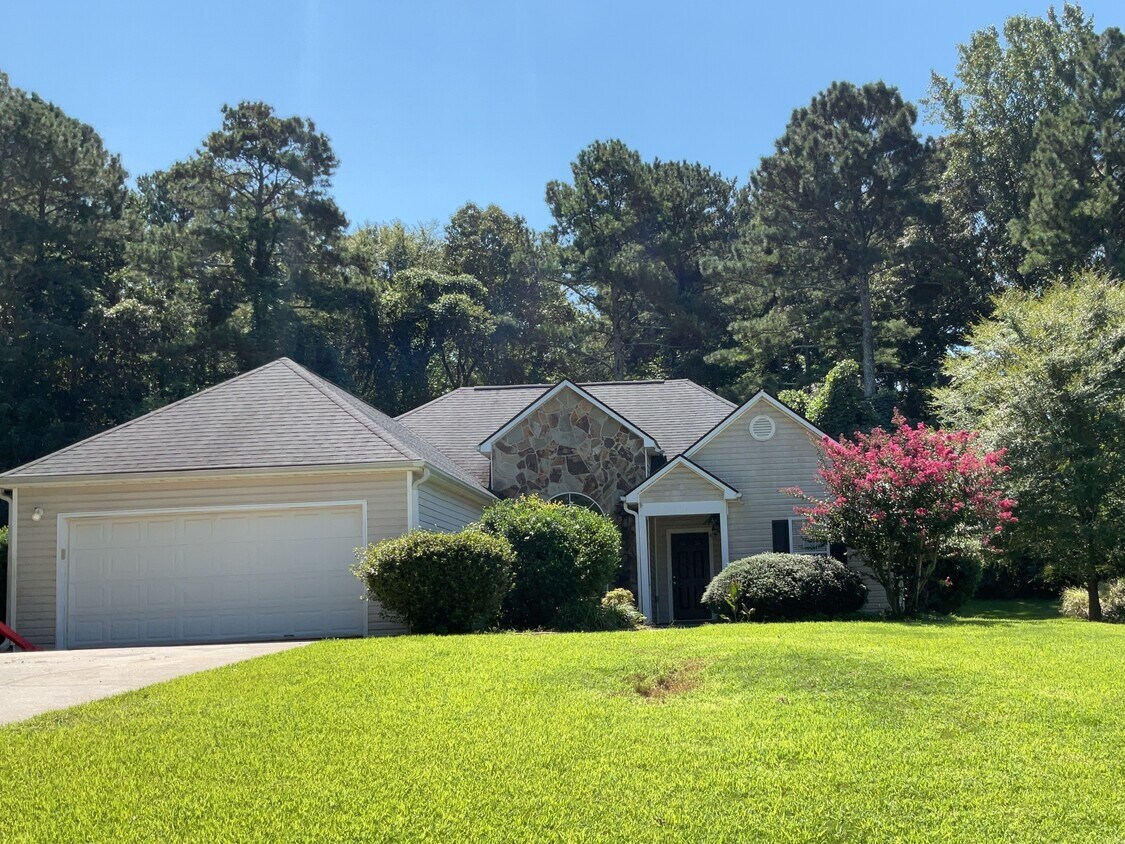 Primary Photo - 1085 Poplar Ln