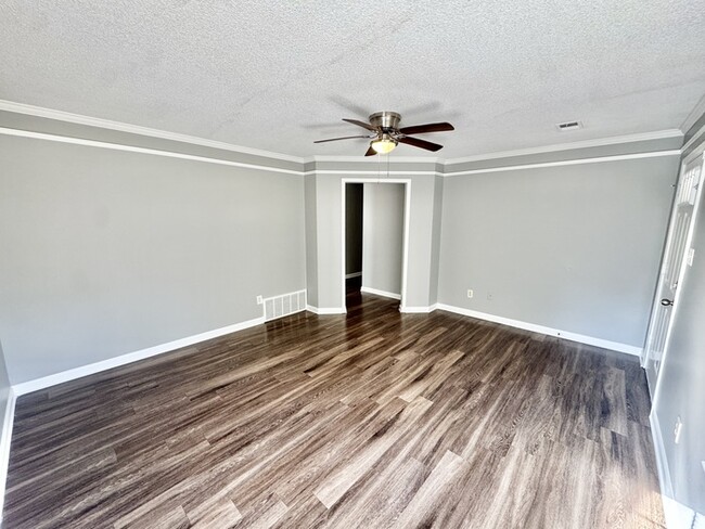 Building Photo - 4015 Hofburg St