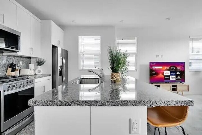 Cocina + Sala de estar - 2003 W Bushell St