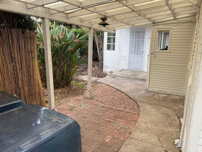 Foto del edificio - Charming House with Back Yard by Manzanita...
